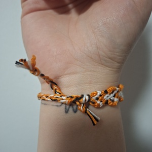 Rókás karkötő - ékszer - karkötő - fonott karkötő - Meska.hu