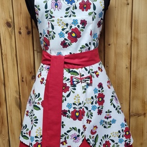 Piros alapon,dupla loknis kötény - Meska.hu