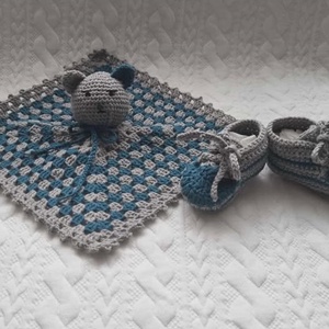 Horgolt szundikendő és babacipő - Meska.hu