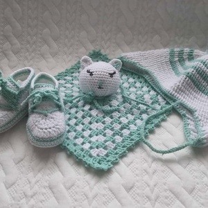 Horgolt baba ajándékcsomag - Meska.hu