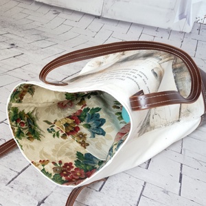 Volt egy kis tér valahol Európa szívében � Vintage utazós tote bag, művészi kollázs női táska - táska & tok - kézitáska & válltáska - nagy pakolós táska - Meska.hu