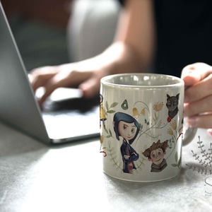 Coraline karakteres kerámia bögre - otthon & életmód - konyhafelszerelés, tálalás - tálalás - bögre & csésze - Meska.hu