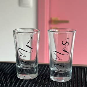 Mr and Mrs. feles pohár szett esküvőre - Meska.hu