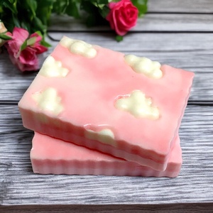 Málnás pannacotta  kecsketejes szappan/nagy/ - szépségápolás - szappan & fürdés - kézműves szappan - Meska.hu