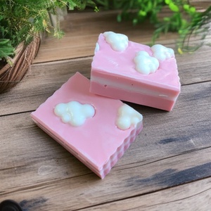 Málnás pannacotta kecsketejes szappan/kicsi/, Szépségápolás, Szappan & Fürdés, Kézműves szappan, Szappankészítés, MESKA