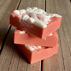 Gránátalma kecsketejes szappan - Meska.hu
