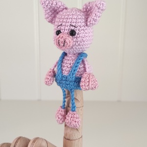 KÉSZLETEN!  Késztermék! Amigurumi ujjbáb - Misi a kismalac (kék) - játék & sport - bábok - ujjbáb - Meska.hu