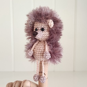 RENDELHETŐ!  Késztermék! Amigurumi ujjbáb - Guszti a kis süni - játék & sport - bábok - ujjbáb - Meska.hu