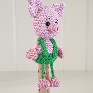 KÉSZLETEN! Késztermék! Amigurumi ujjbáb - Misi a kismalac (zöld) - játék & sport - bábok - ujjbáb - Meska.hu
