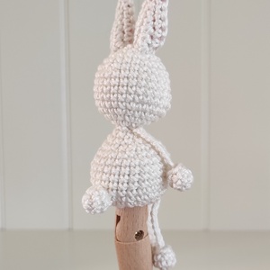 Késztermék! Amigurumi ujjbáb - Bella a nyuszi - játék & sport - bábok - ujjbáb - Meska.hu