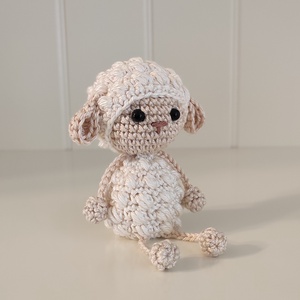 Késztermék! Amigurumi ujjbáb - Pille a bárány - játék & sport - bábok - ujjbáb - Meska.hu