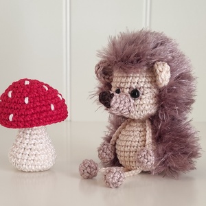KÉSZLETEN!  Késztermék! Amigurumi ujjbáb - Guszti a kis süni - játék & sport - bábok - ujjbáb - Meska.hu