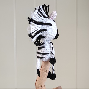 KÉSZLETEN!  Késztermék! Amigurumi ujjbáb - Vancsik a zebra - játék & sport - bábok - ujjbáb - Meska.hu