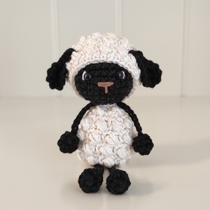 KÉSZLETEN!  Késztermék! Amigurumi ujjbáb - Fekete bárány, Játék & Sport, Bábok, Ujjbáb, Horgolás, MESKA