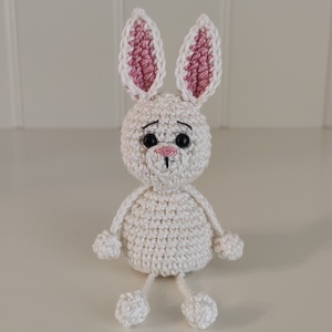 KÉSZLETEN! Késztermék! Amigurumi ujjbáb - Bella a nyuszi - játék & sport - bábok - ujjbáb - Meska.hu