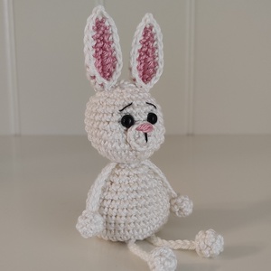 KÉSZLETEN! Késztermék! Amigurumi ujjbáb - Bella a nyuszi - játék & sport - bábok - ujjbáb - Meska.hu