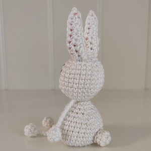 KÉSZLETEN! Késztermék! Amigurumi ujjbáb - Bella a nyuszi - játék & sport - bábok - ujjbáb - Meska.hu
