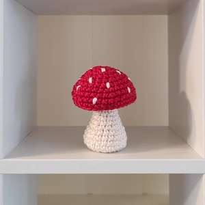 KÉSZLETEN!  Késztermék! Amigurumi gombácska..., Játék & Sport, Bábok, Ujjbáb, Horgolás, MESKA