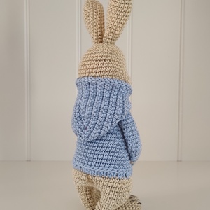 Nyuszi kapucnis pulcsiban... - játék & sport - plüssállat & játékfigura - nyuszi - Meska.hu