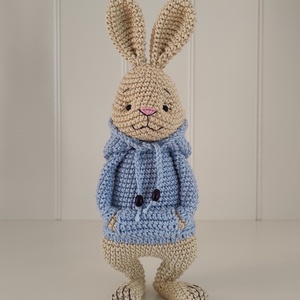 Nyuszi kapucnis pulcsiban... - Meska.hu