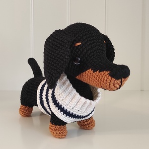 KÉSZLETEN!  Tacsi csíkos pulcsiban... - játék & sport - plüssállat & játékfigura - kutya - Meska.hu