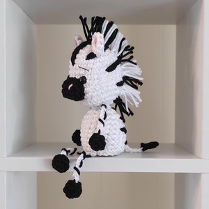 KÉSZLETEN!  Késztermék! Amigurumi ujjbáb - Vancsik a zebra - játék & sport - bábok - ujjbáb - Meska.hu