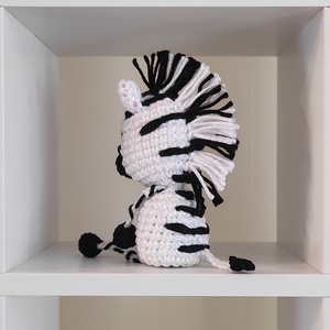 KÉSZLETEN!  Késztermék! Amigurumi ujjbáb - Vancsik a zebra - játék & sport - bábok - ujjbáb - Meska.hu