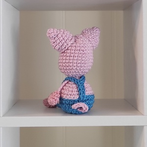 KÉSZLETEN!  Késztermék! Amigurumi ujjbáb - Misi a kismalac (kék) - játék & sport - bábok - ujjbáb - Meska.hu