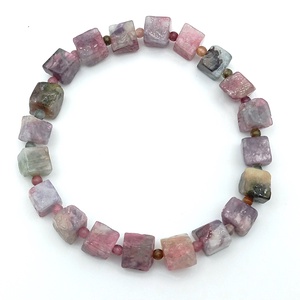 Turmalin szilva kocka karkötő - ékszer - karkötő - ásványkarkötő - Meska.hu