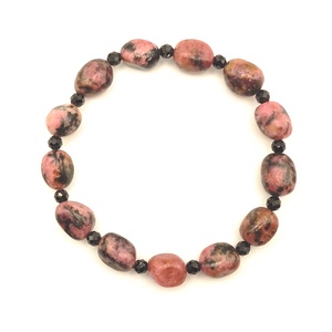 Rodonit nugget karkötő - ékszer - karkötő - ásványkarkötő - Meska.hu