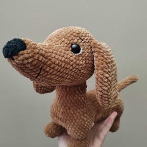 Horgolt, amigurumi tacskó - játék & sport - plüssállat & játékfigura - kutya - Meska.hu