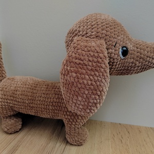 Horgolt, amigurumi tacskó - játék & sport - plüssállat & játékfigura - kutya - Meska.hu