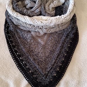 Horgolt vállkendő Black and White , Ruha & Divat, Sál, Sapka, Kendő, Vállkendő, Horgolás, MESKA