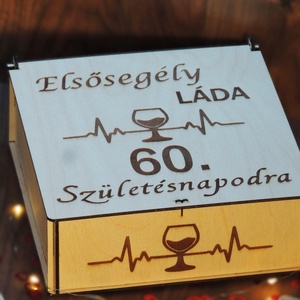 Szülinapra ajándékdoboz - elsősegély láda - kellékek & szerszámok - csomagolóanyag - doboz, henger - Meska.hu
