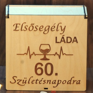 Szülinapra ajándékdoboz - elsősegély láda - kellékek & szerszámok - csomagolóanyag - doboz, henger - Meska.hu