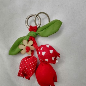 Tulipános kulcstartó, táskadísz - Meska.hu