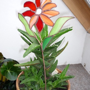 Gerbera szerű virág. (tiffany, ajándék, pedagógusnap, születésnapra, névnapra, dekoráció, lakberendezés) - Meska.hu