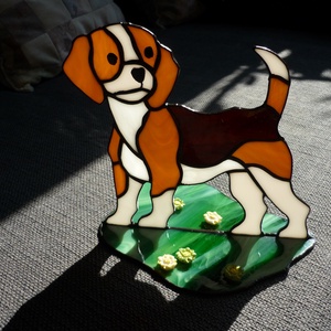 Beagle kutyus. (tiffany ajándék, dísz, lakberendezés, anyák-napjára, születésnap-névnapra) - otthon & életmód - dekoráció - dísztárgy - Meska.hu