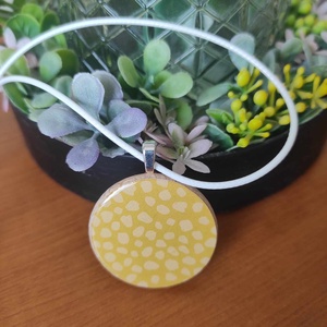 Sárga pöttyös fa medálos nyaklánc , Ékszer, Nyaklánc, Medálos nyaklánc, Decoupage, transzfer és szalvétatechnika, Ékszerkészítés, MESKA