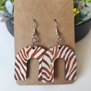 Vadívek  Zebra mintás fa fülbevaló, Ékszer, Fülbevaló, Lógó fülbevaló, Decoupage, transzfer és szalvétatechnika, Ékszerkészítés, MESKA