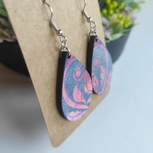 Rózsás csepp fa fülbevaló - ékszer - fülbevaló - lógó csepp fülbevaló - Meska.hu