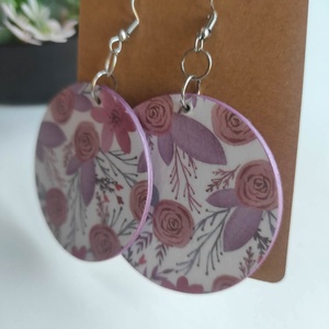 Kerek, virágmintás fa fülbevaló  - ékszer - fülbevaló - lógós kerek fülbevaló - Meska.hu