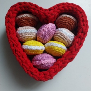 Szív alakú tartó macaronnal, Otthon & Életmód, Dekoráció, Dísztárgy, Horgolás, MESKA