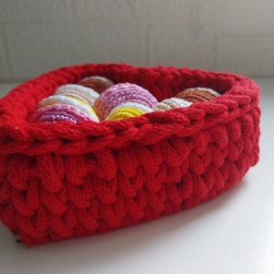 Szív alakú tartó macaronnal - otthon & életmód - dekoráció - dísztárgy - Meska.hu