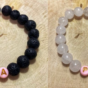 2 db fehér jáde/lávakő/rózsakvarc páros ásvány karkötő szív/kör alakú betűvel, esetleg díszekkel - ékszer - karkötő - ásványkarkötő - Meska.hu