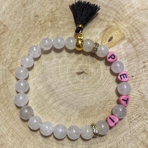 2 db fehér jáde/lávakő/rózsakvarc páros ásvány karkötő szív/kör alakú betűvel, esetleg díszekkel - ékszer - karkötő - ásványkarkötő - Meska.hu