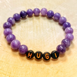 Személyre szabott lepidolit ásvány karkötő fekete-arany betűkkel, Ékszer, Karkötő, Ásványkarkötő, Ékszerkészítés, MESKA