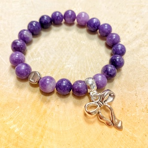 Személyre szabott lepidolit ásvány karkötő betűvel és masnival, Ékszer, Karkötő, Ásványkarkötő, Ékszerkészítés, MESKA