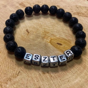 Személyre szabott lávakő ásvány karkötő ezüst-fekete színű betűkkel - ékszer - karkötő - ásványkarkötő - Meska.hu