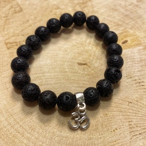 Személyre szabott lepidolit ásvány karkötő OM jellel - Meska.hu